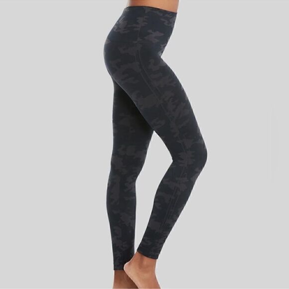 SPANX Look At Me Now Camo High Waist Leggings - Medium - Picture 1 of 13